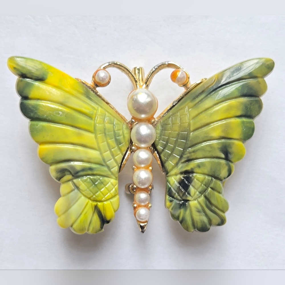 Vintage Butterfly Brooch Faux Pearl & Carved Marbled Green & Yellow Faux Stone